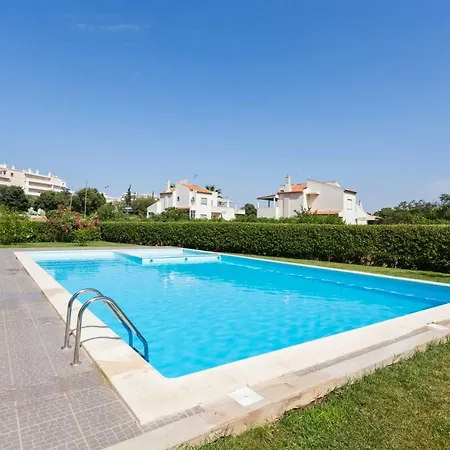 Kali - With Pool Apartment *