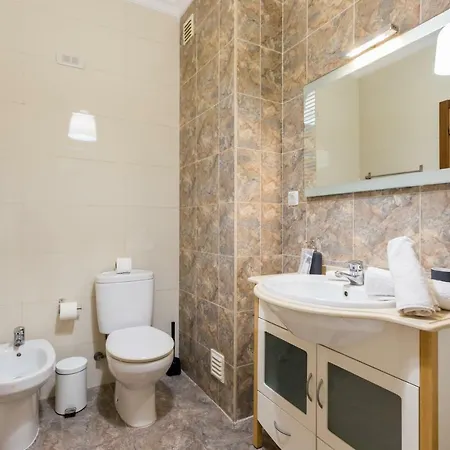 Kali - With Pool דירה